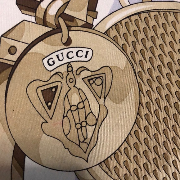 $209 AUTHENTIC GUCCI SILK SCARF GENTLY USED - Picture 7 of 7